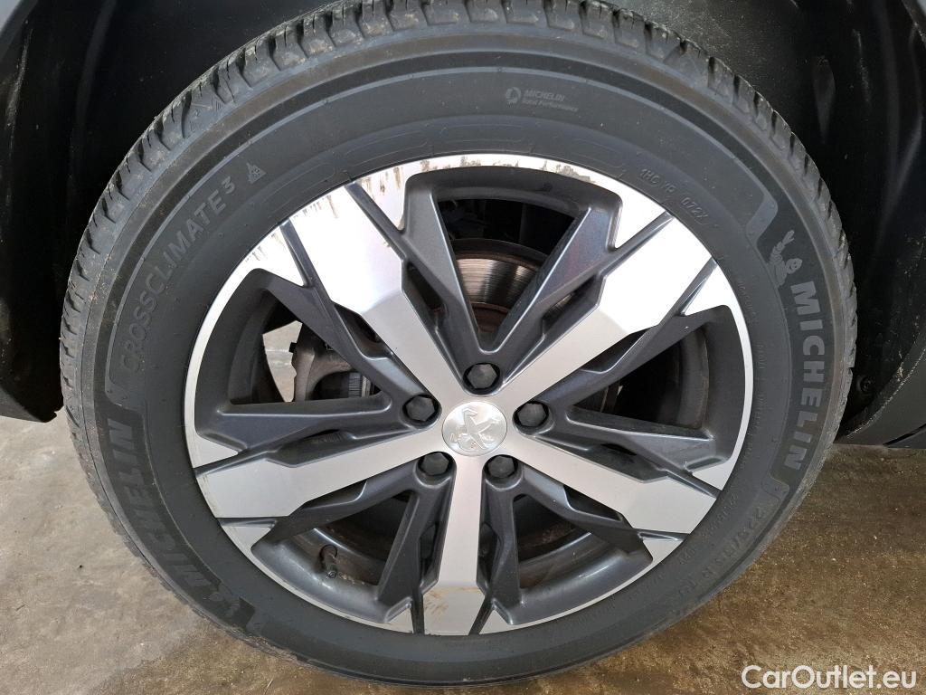  Peugeot  5008  GT Line 1.5 HDi 130CV BVA8 7 Sieges E6dT #13