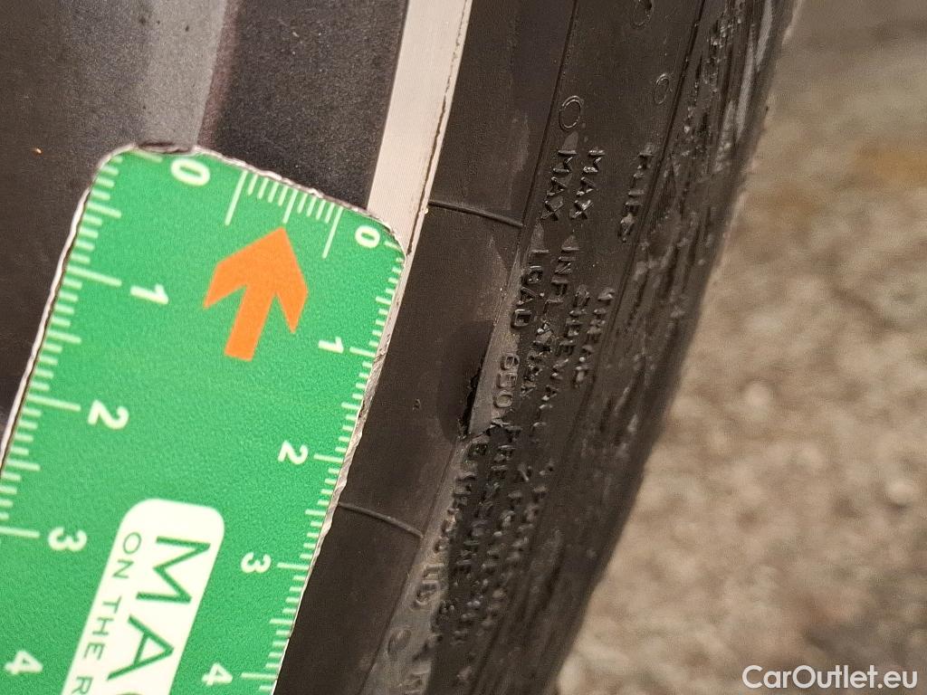  Volkswagen  T-ROC VOLKSWAGEN  / 2017 / 5P / SUV 2.0 TDI 150 CARAT DSG7 #2