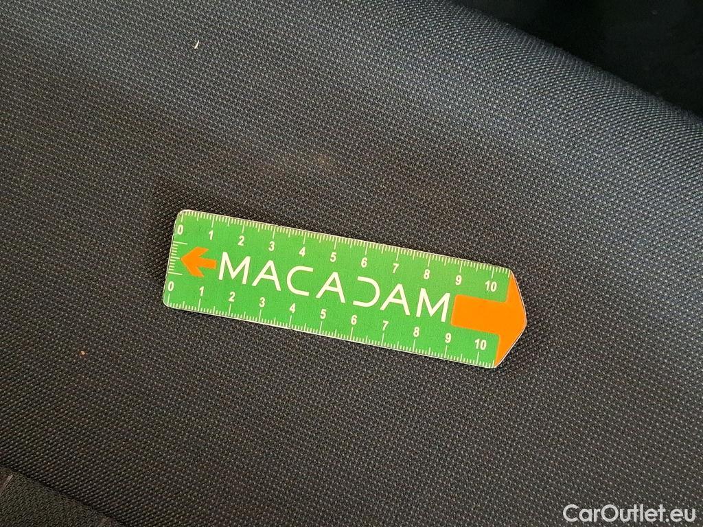  Toyota  Corolla TOYOTA  / 2018 / 5P / Berline Hybride 122h Dynamic Business Stage Acad #17