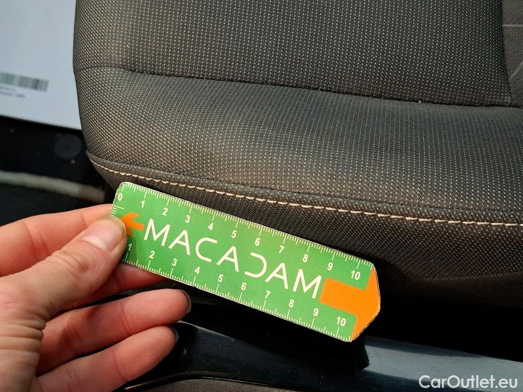  Toyota  Corolla TOYOTA  / 2018 / 5P / Berline Hybride 122h Dynamic Business Stage Acad #14