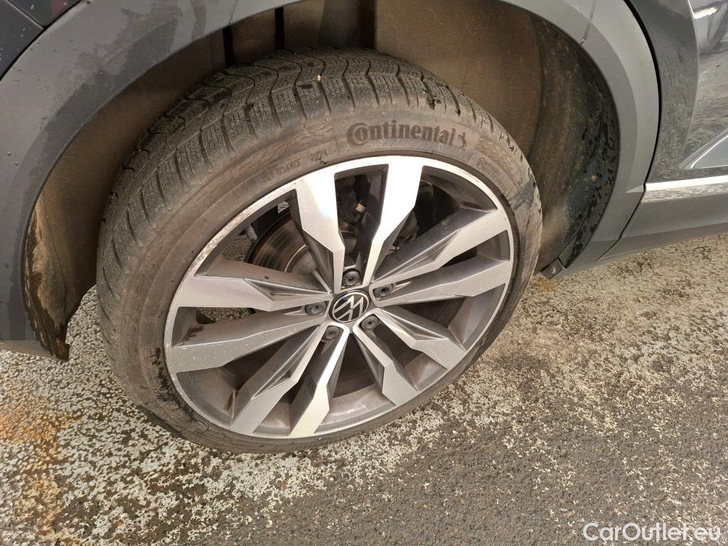  Volkswagen  T-ROC VOLKSWAGEN  / 2017 / 5P / SUV 2.0 TDI 150 CARAT DSG7 #9