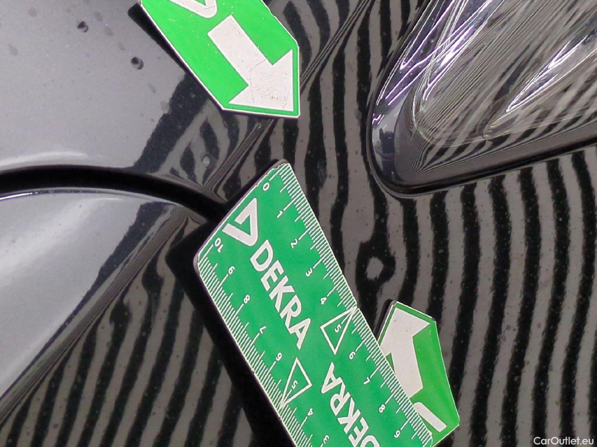  Toyota  Corolla TOYOTA  / 2018 / 5P / Berline Hybride 122h Design #41