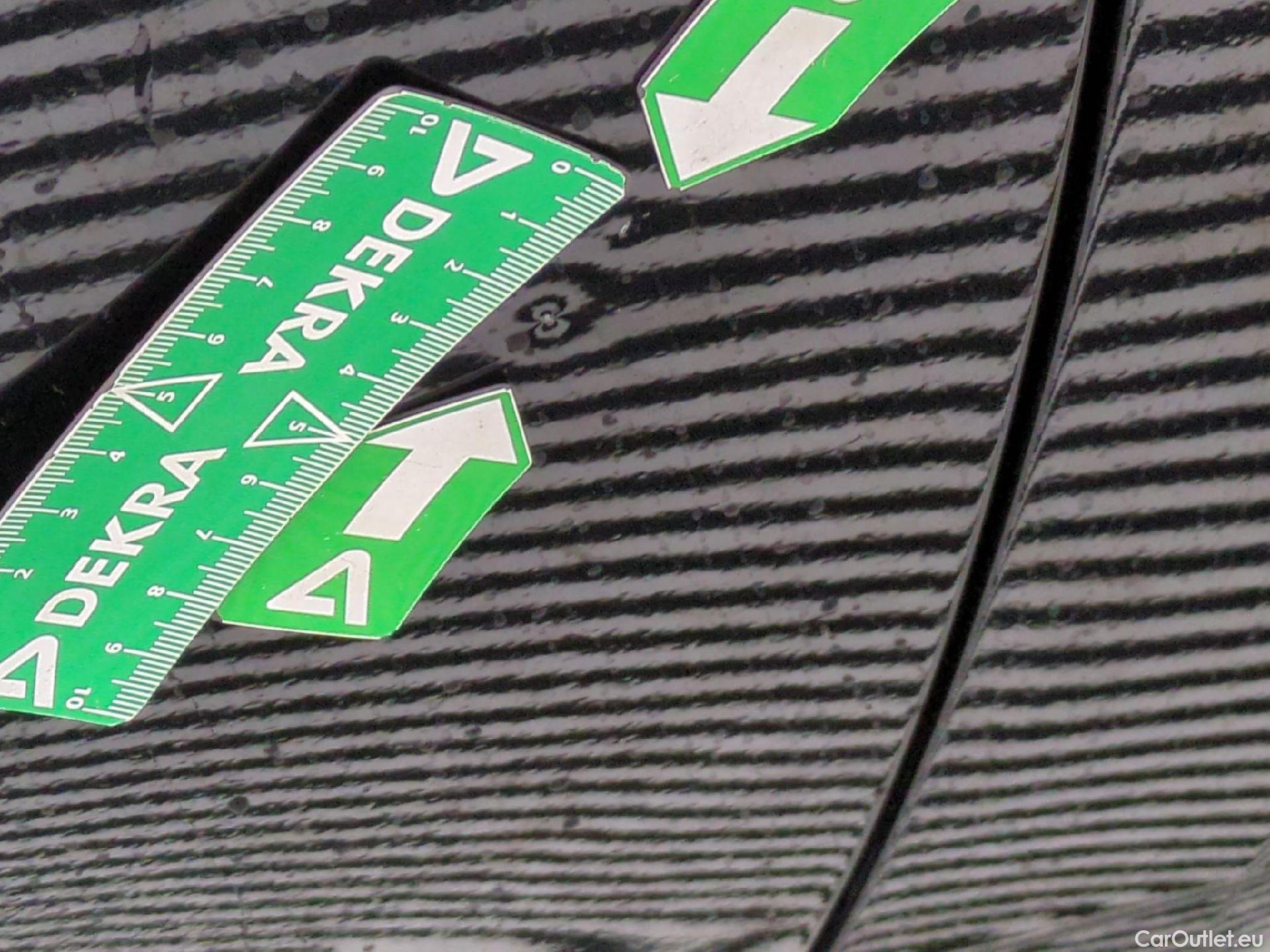  Toyota  Corolla TOYOTA  / 2018 / 5P / Berline Hybride 122h Design #28