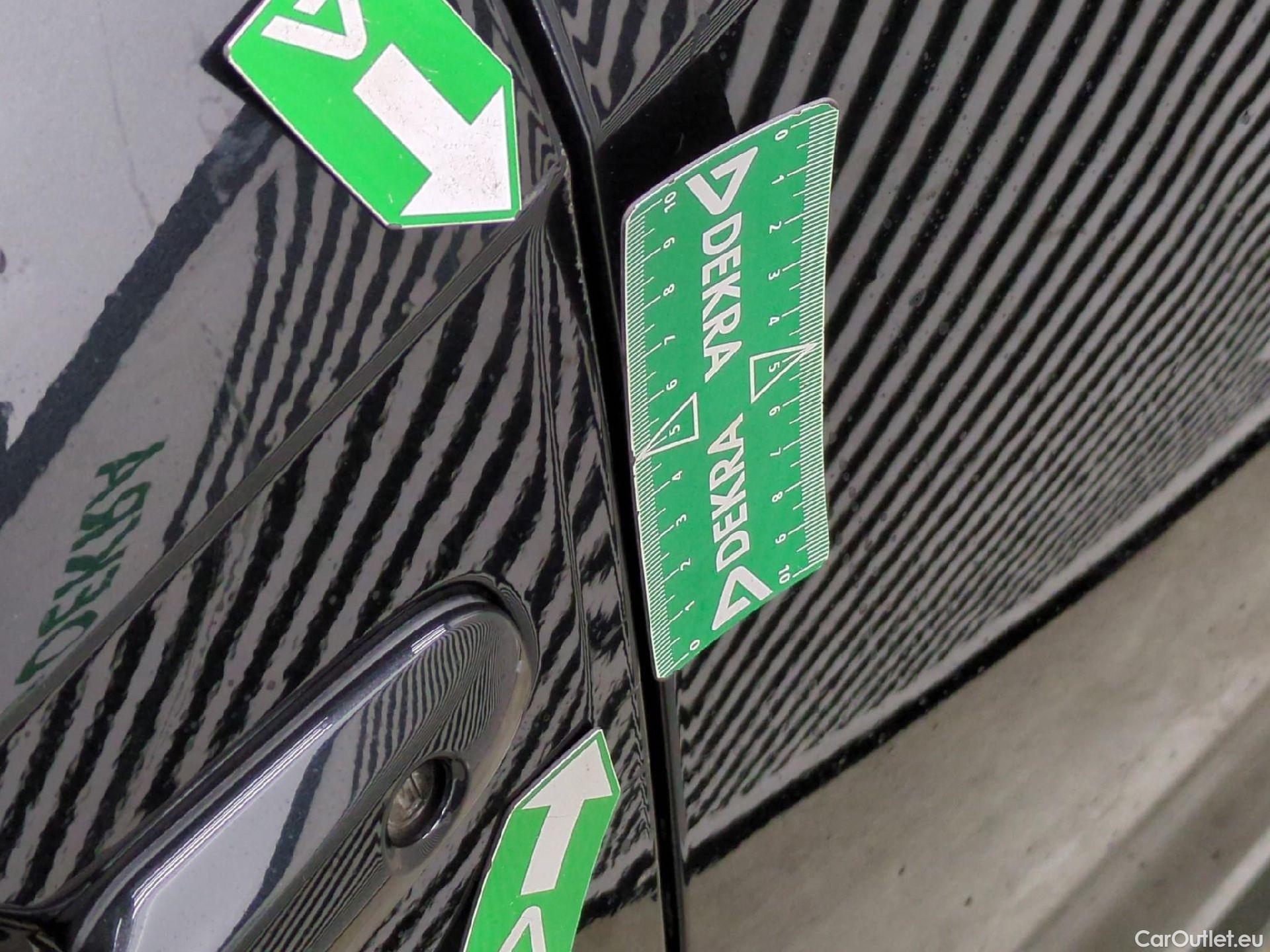  Toyota  Corolla TOYOTA  / 2018 / 5P / Berline Hybride 122h Design #30