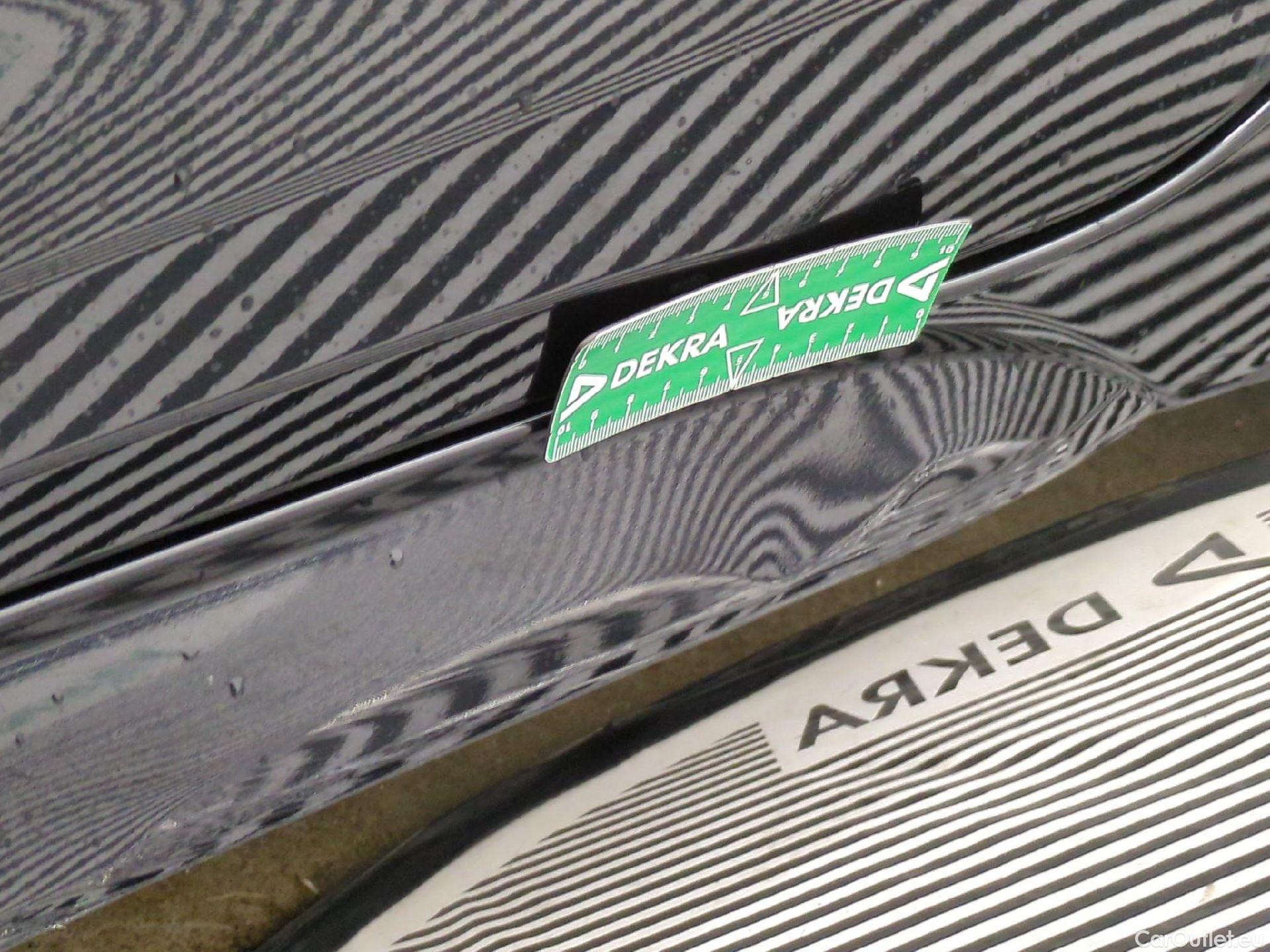  Toyota  Corolla TOYOTA  / 2018 / 5P / Berline Hybride 122h Design #34