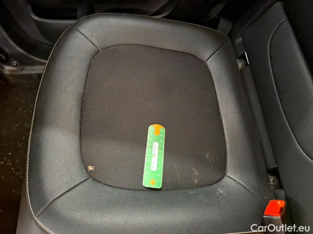  Renault  Twingo RENAULT  / 2019 / 5P / Berline SL Urban Night SCe 65(SL) #28