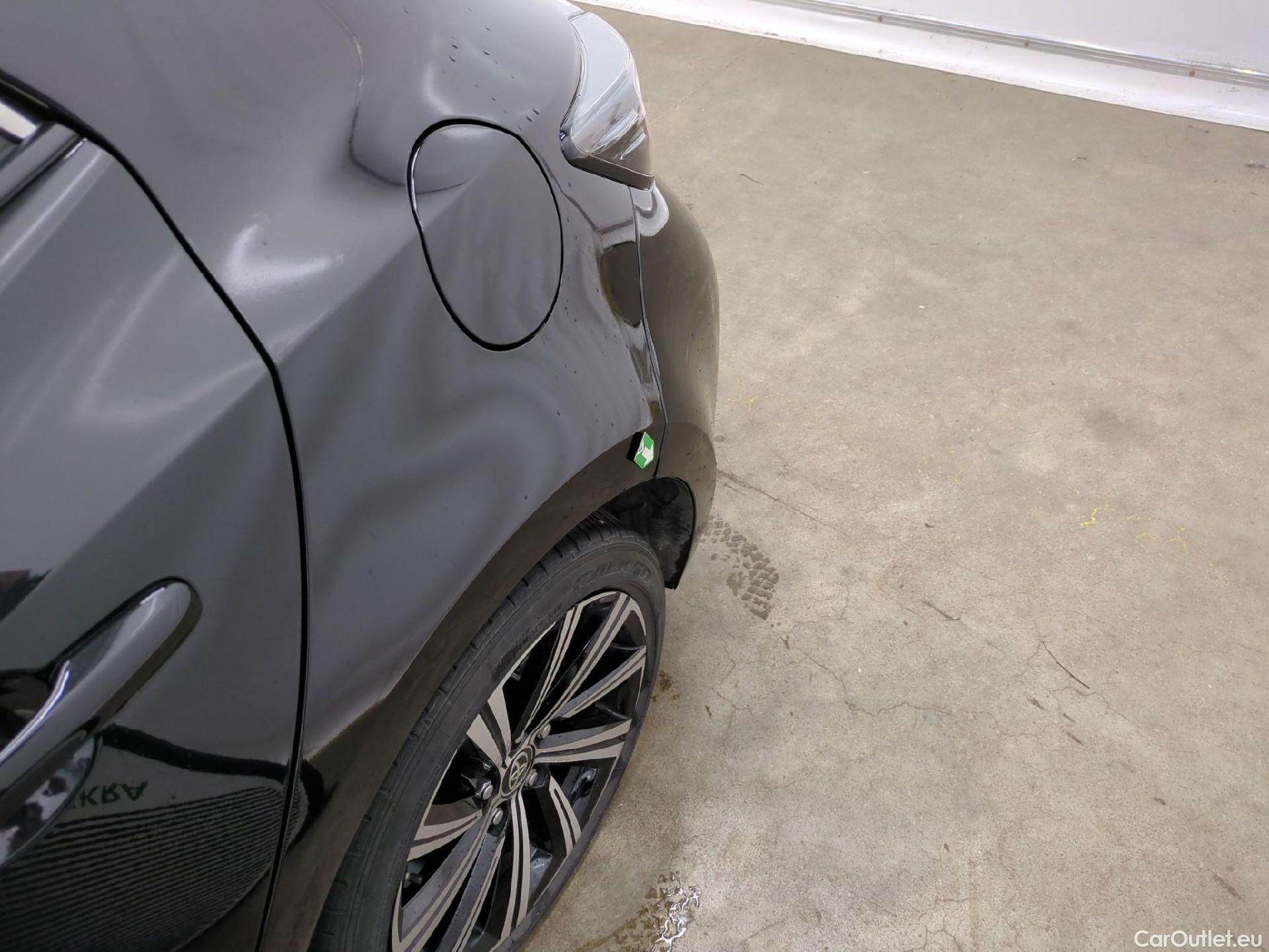  Toyota  Corolla TOYOTA  / 2018 / 5P / Berline Hybride 122h Design #40