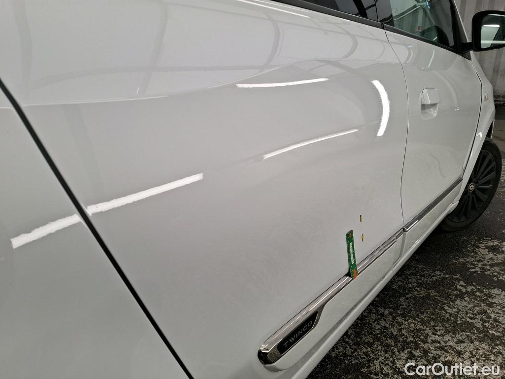  Renault  Twingo RENAULT  / 2019 / 5P / Berline SL Urban Night SCe 65(SL) #24