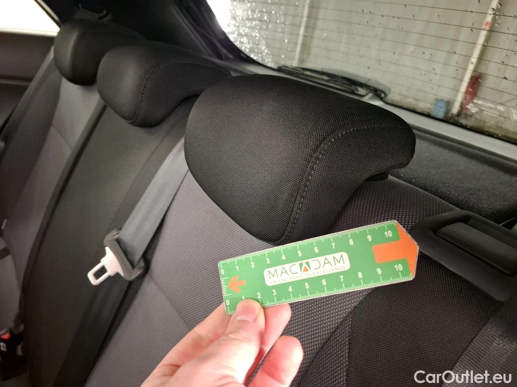  Hyundai  i20 HYUNDAI  / 2018 / 5P / Berline 1.0 T-GDI 100 Edition #Style(SL) #10