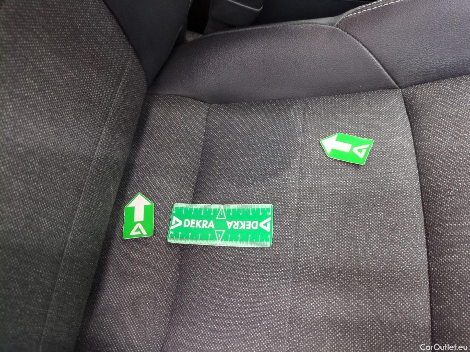  Toyota  Corolla TOYOTA  / 2018 / 5P / Berline Hybride 122h Design #4