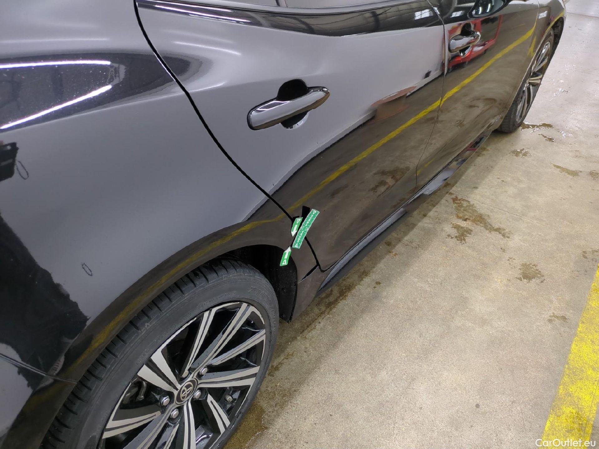  Toyota  Corolla TOYOTA  / 2018 / 5P / Berline Hybride 122h Design #19