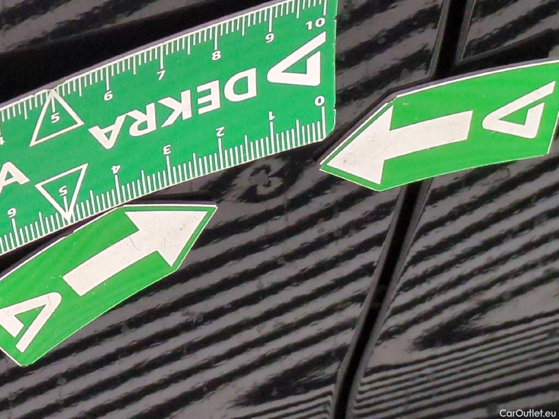  Toyota  Corolla TOYOTA  / 2018 / 5P / Berline Hybride 122h Design #23