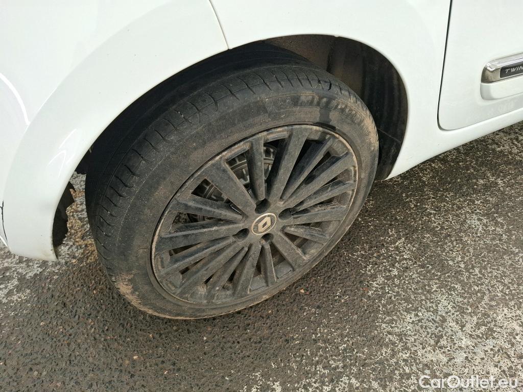  Renault  Twingo RENAULT  / 2019 / 5P / Berline SL Urban Night SCe 65(SL) #17