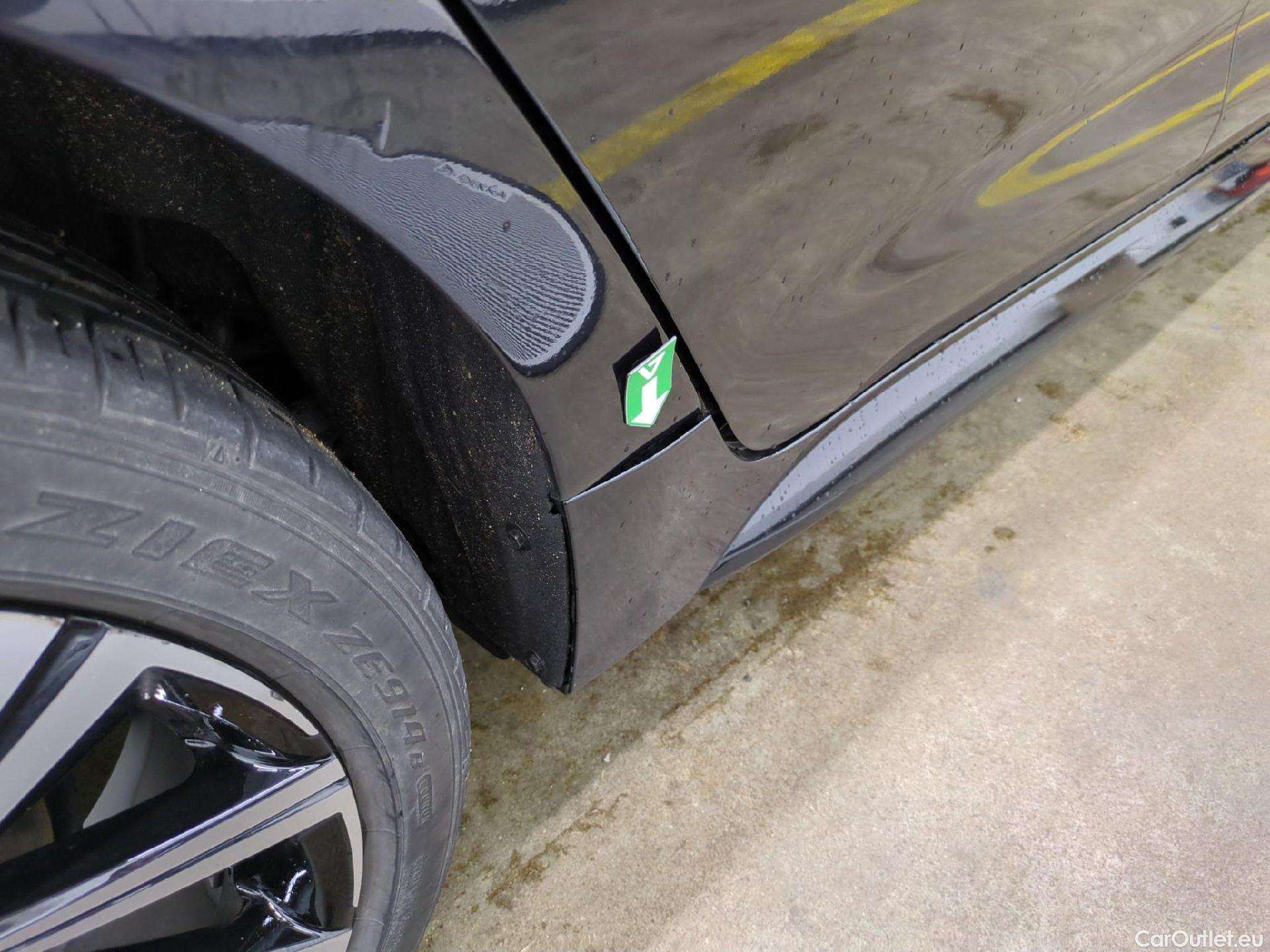  Toyota  Corolla TOYOTA  / 2018 / 5P / Berline Hybride 122h Design #22