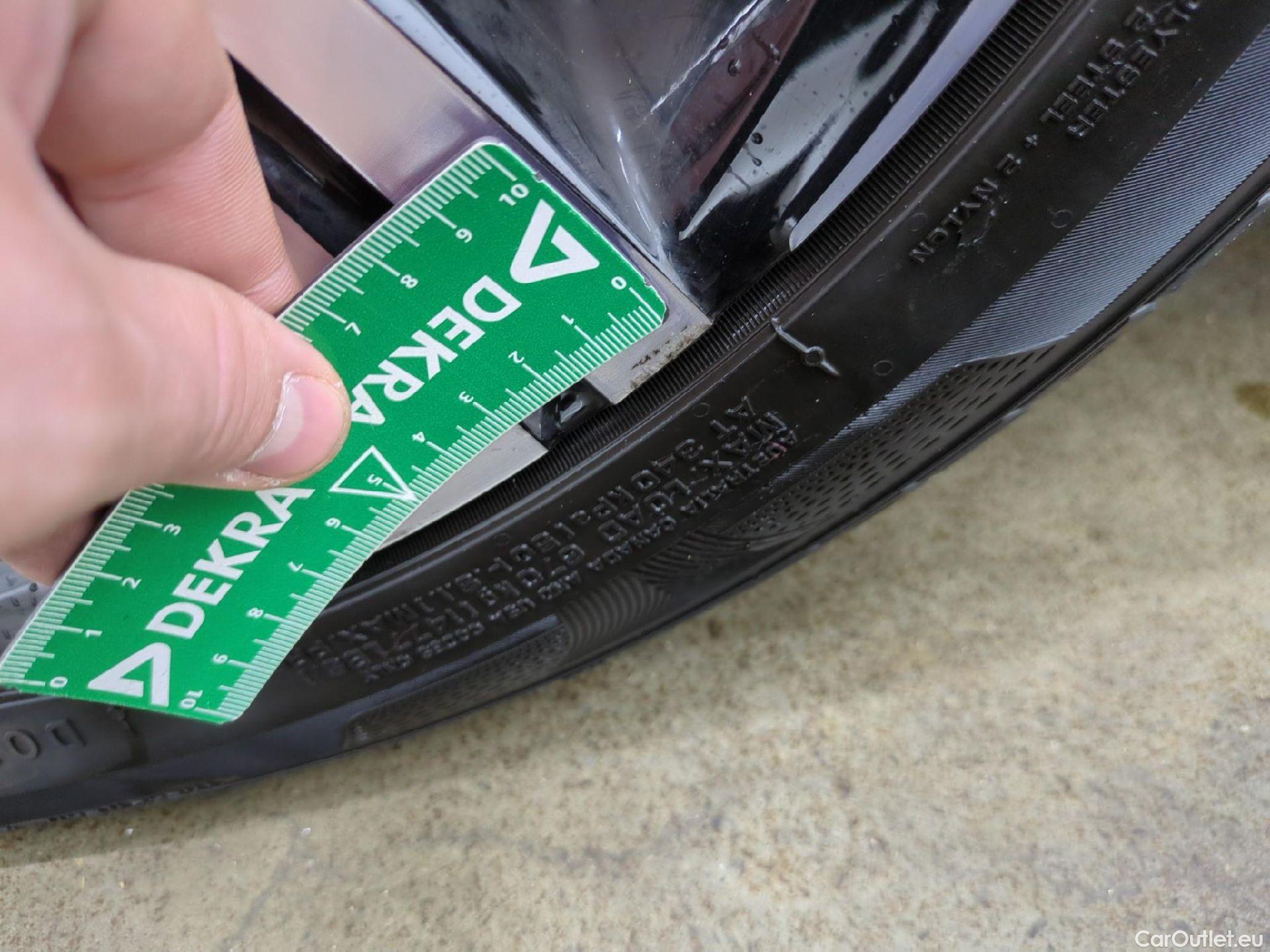  Toyota  Corolla TOYOTA  / 2018 / 5P / Berline Hybride 122h Design #10