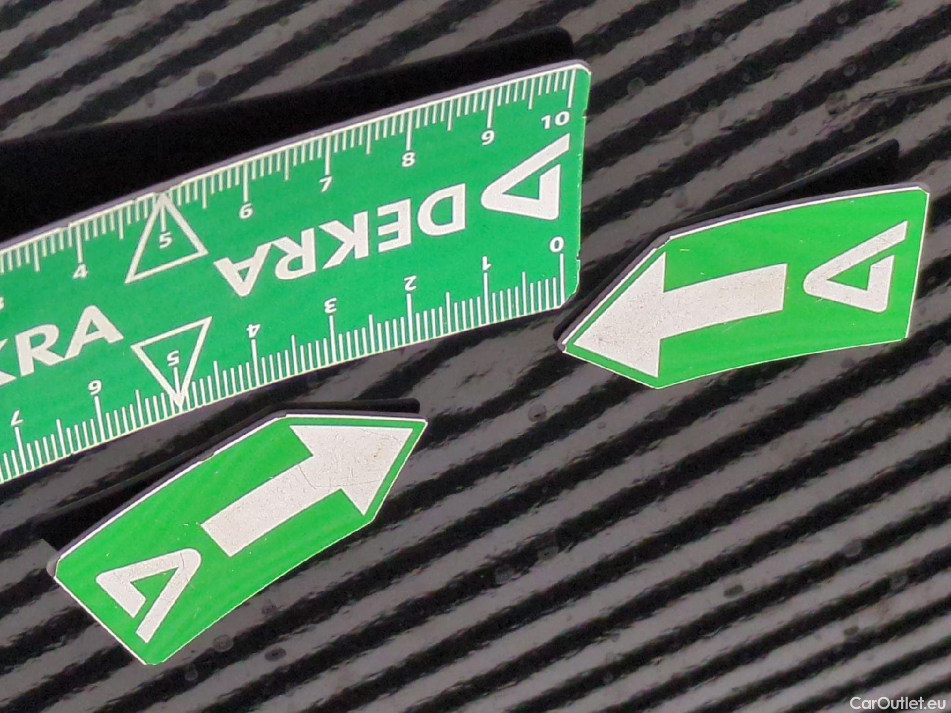  Toyota  Corolla TOYOTA  / 2018 / 5P / Berline Hybride 122h Design #25