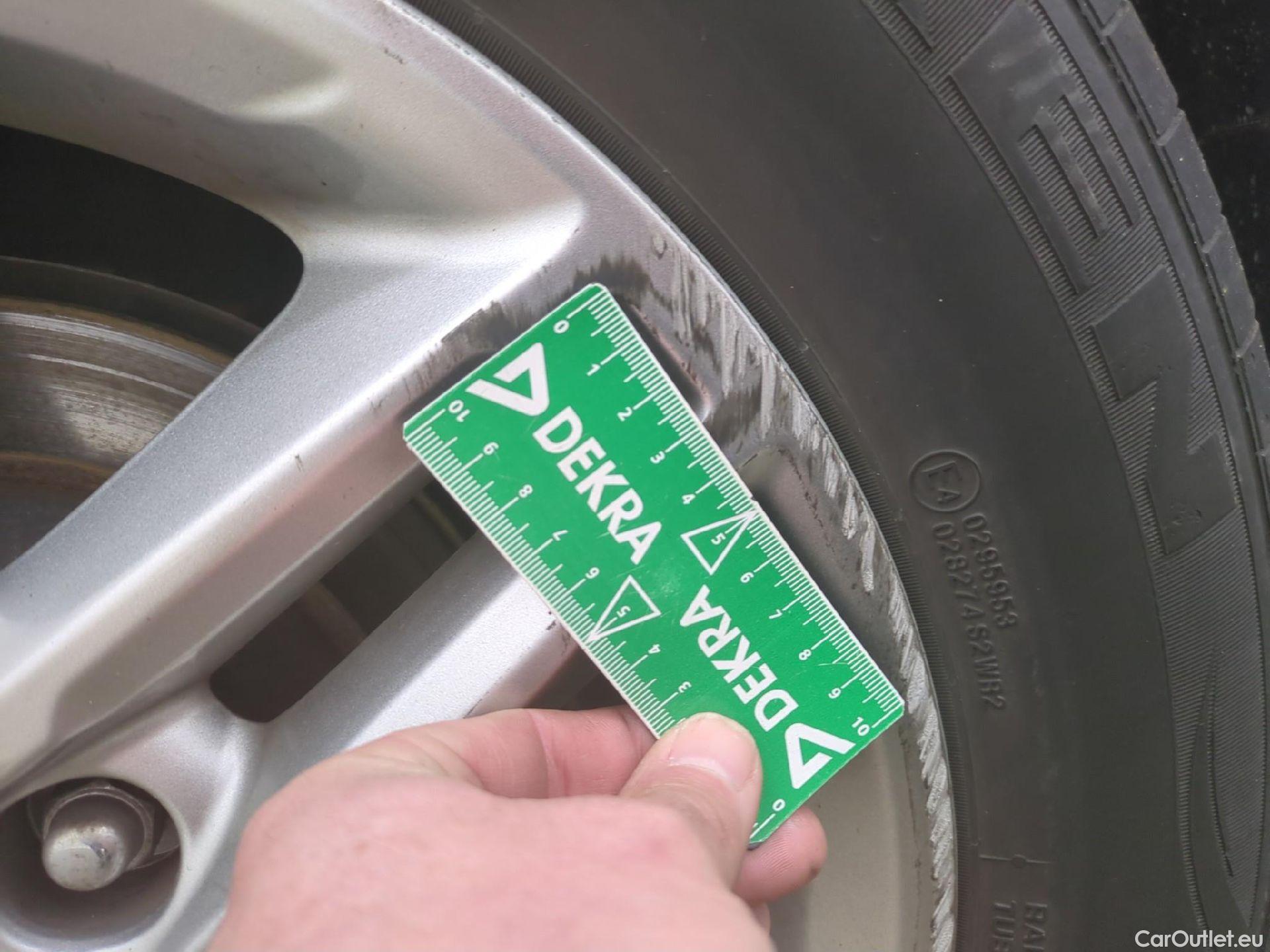  Hyundai  Konna Kona Business 2WD 1.6 CRDi 135CV BVA7 E6dT #10