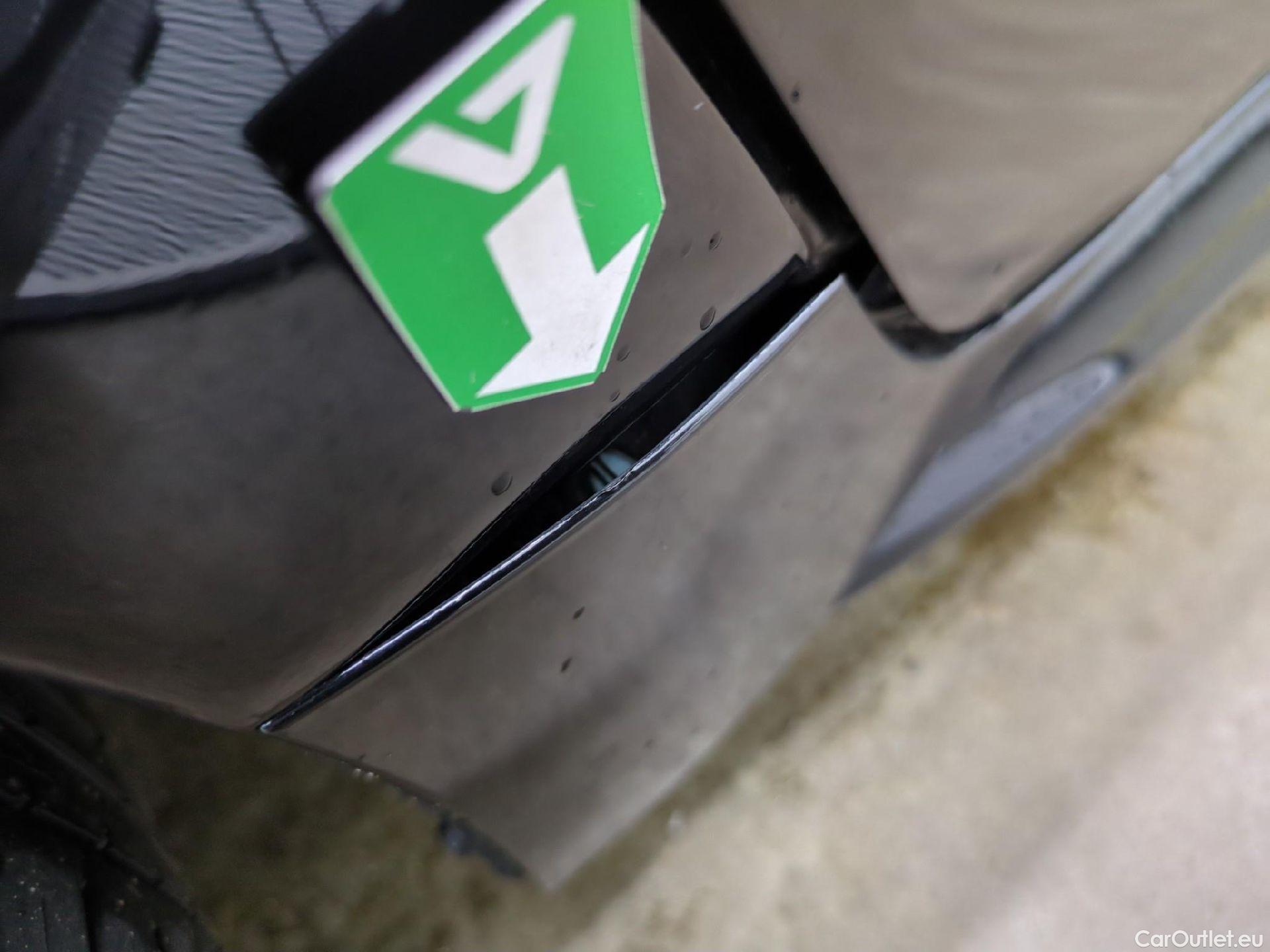  Toyota  Corolla TOYOTA  / 2018 / 5P / Berline Hybride 122h Design #21