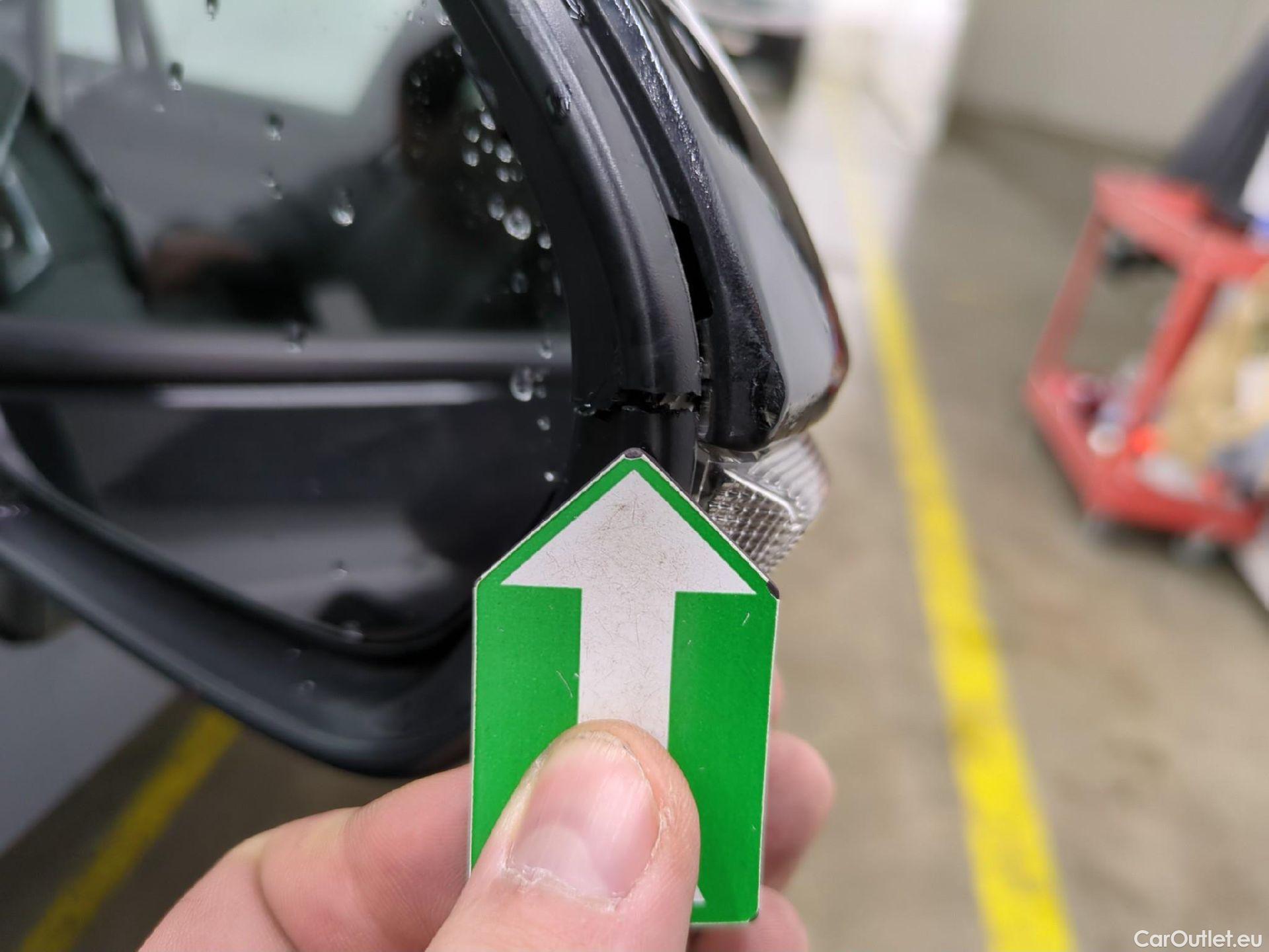  Toyota  Corolla TOYOTA  / 2018 / 5P / Berline Hybride 122h Design #1