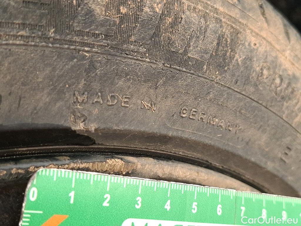  Renault  Twingo RENAULT  / 2019 / 5P / Berline SL Urban Night SCe 65(SL) #6