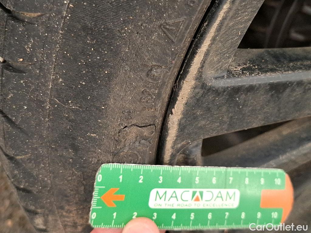  Renault  Twingo RENAULT  / 2019 / 5P / Berline SL Urban Night SCe 65(SL) #7