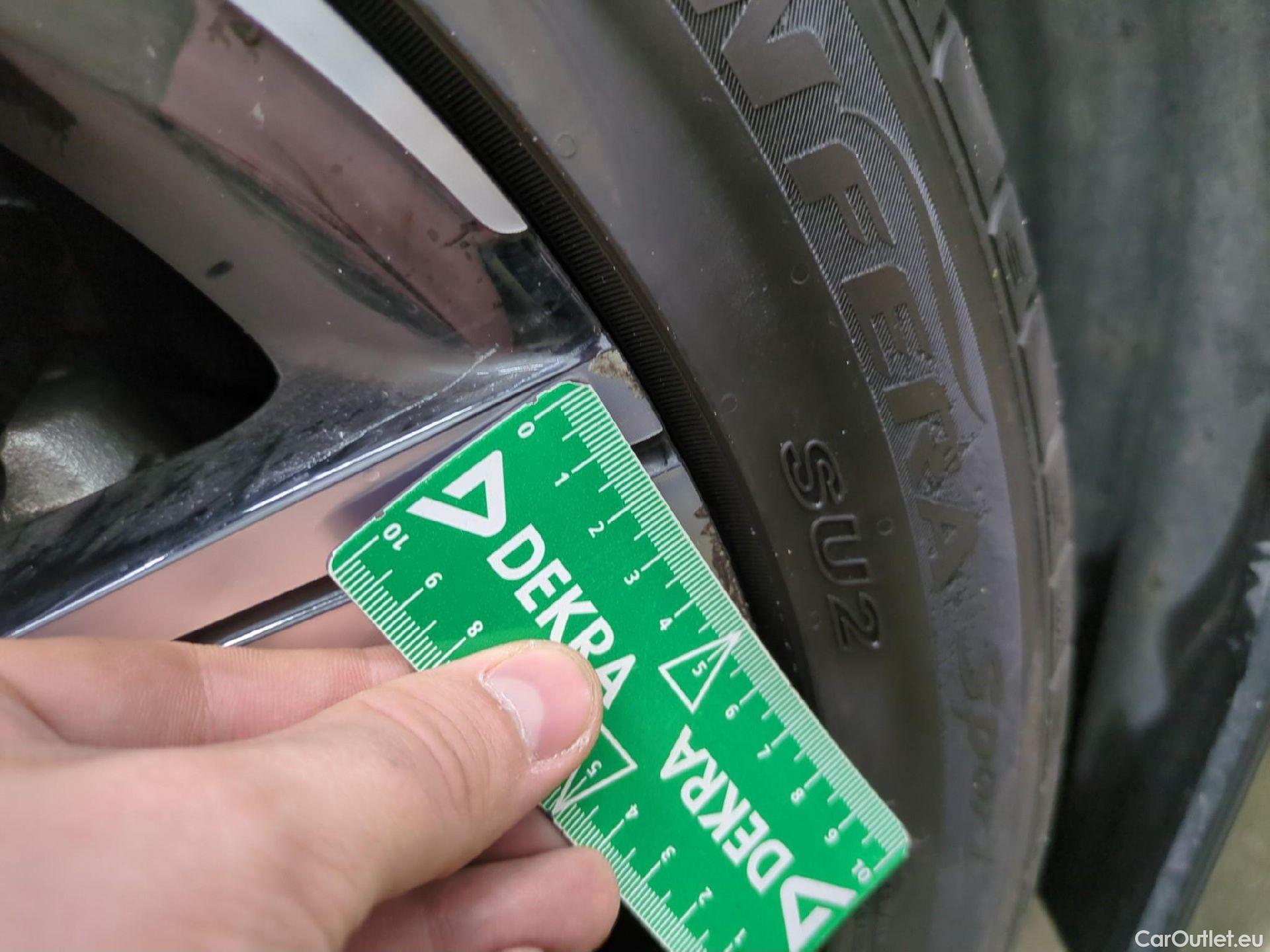  Toyota  Corolla TOYOTA  / 2018 / 5P / Berline Hybride 122h Design #5