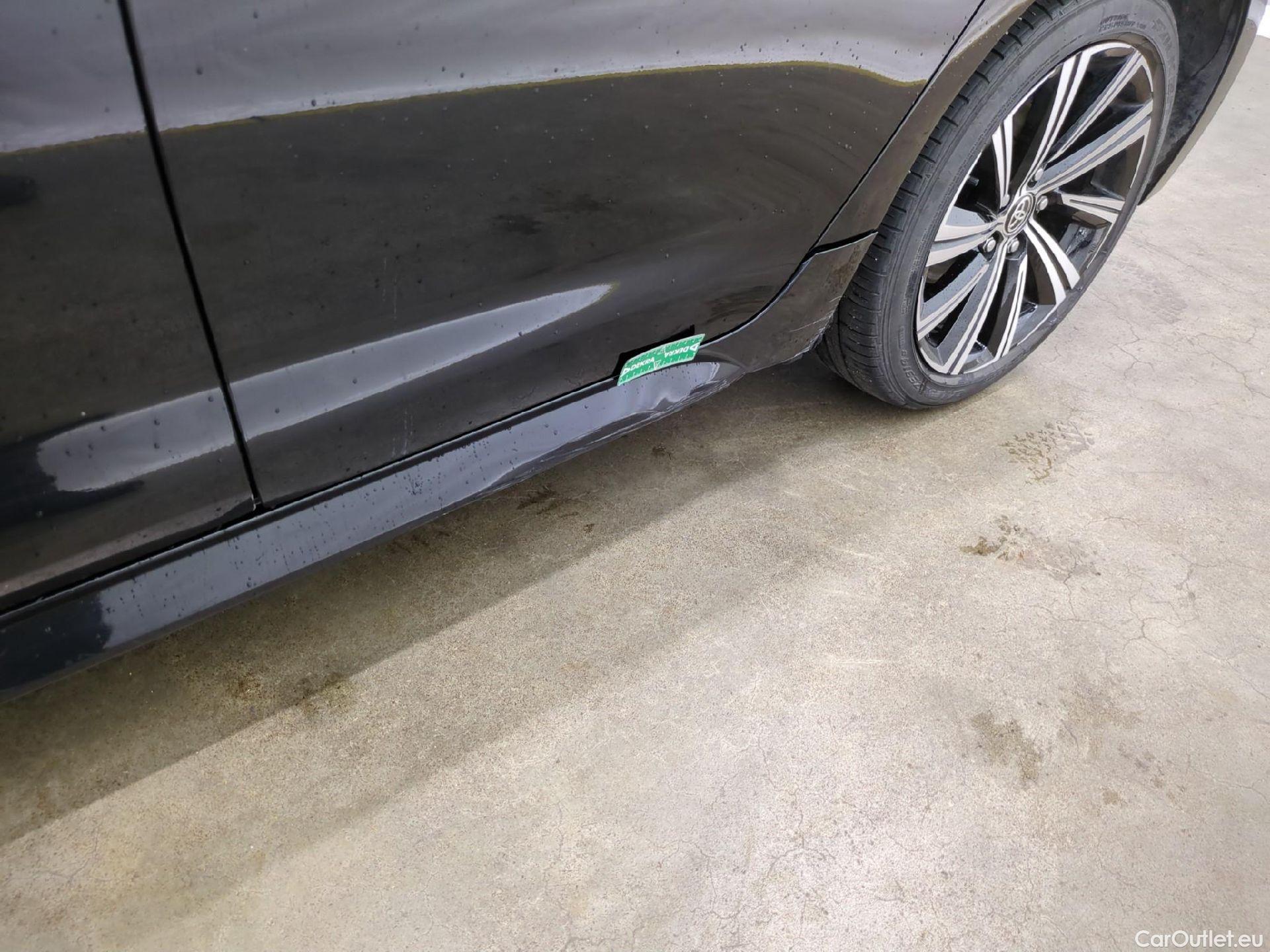  Toyota  Corolla TOYOTA  / 2018 / 5P / Berline Hybride 122h Design #31