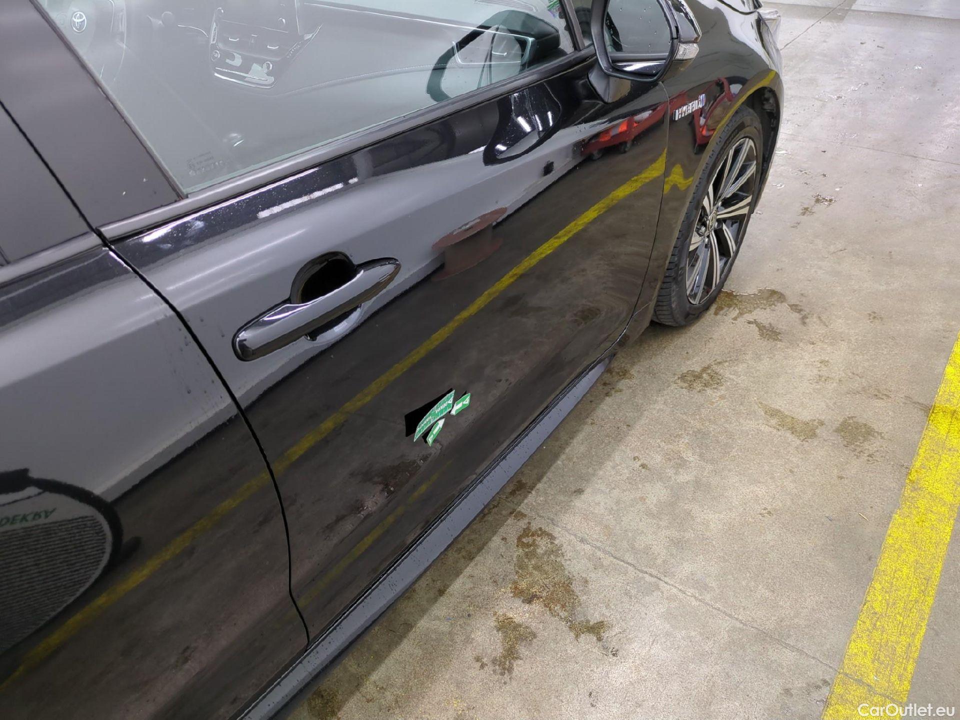  Toyota  Corolla TOYOTA  / 2018 / 5P / Berline Hybride 122h Design #27