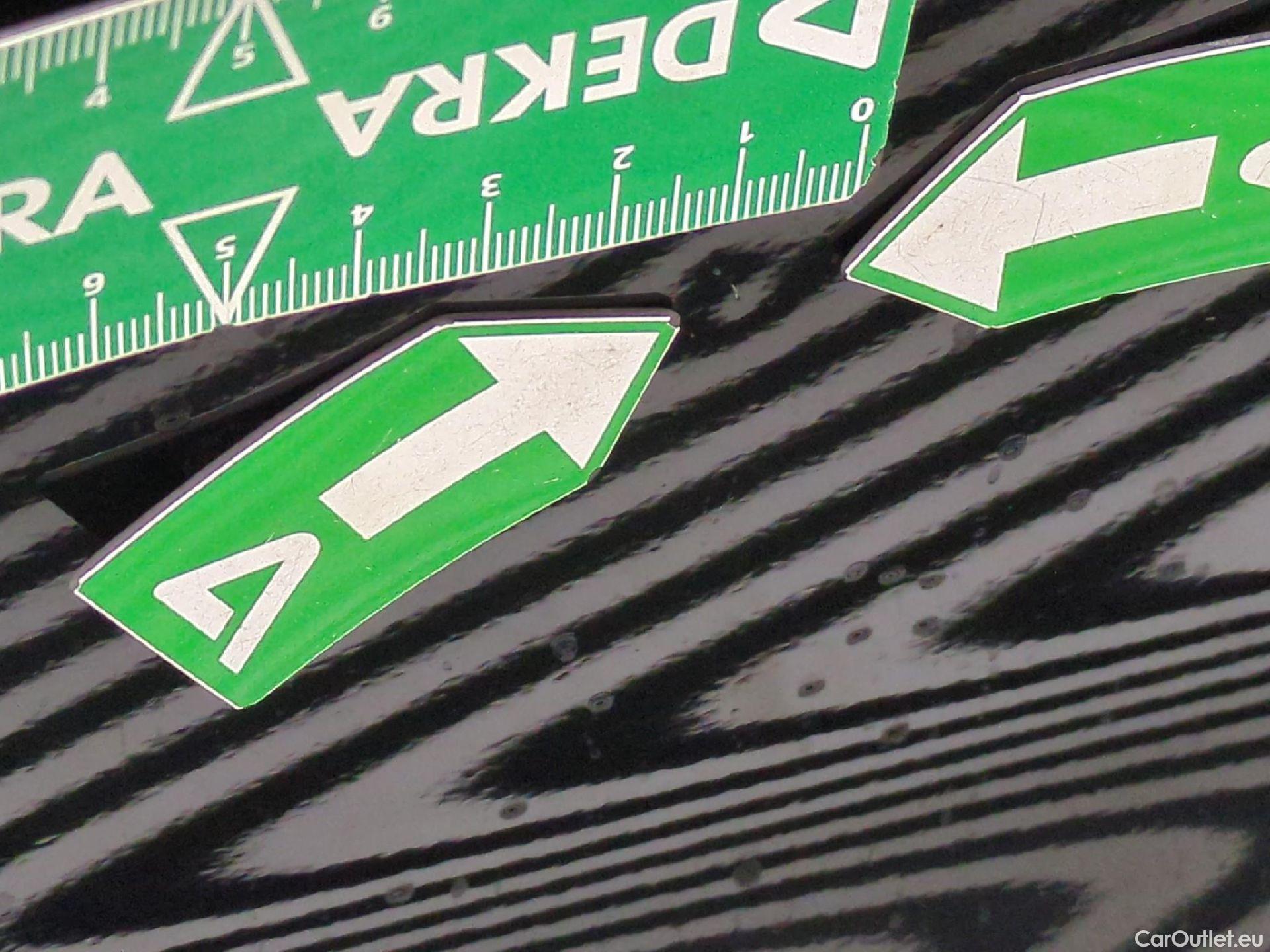  Toyota  Corolla TOYOTA  / 2018 / 5P / Berline Hybride 122h Design #26