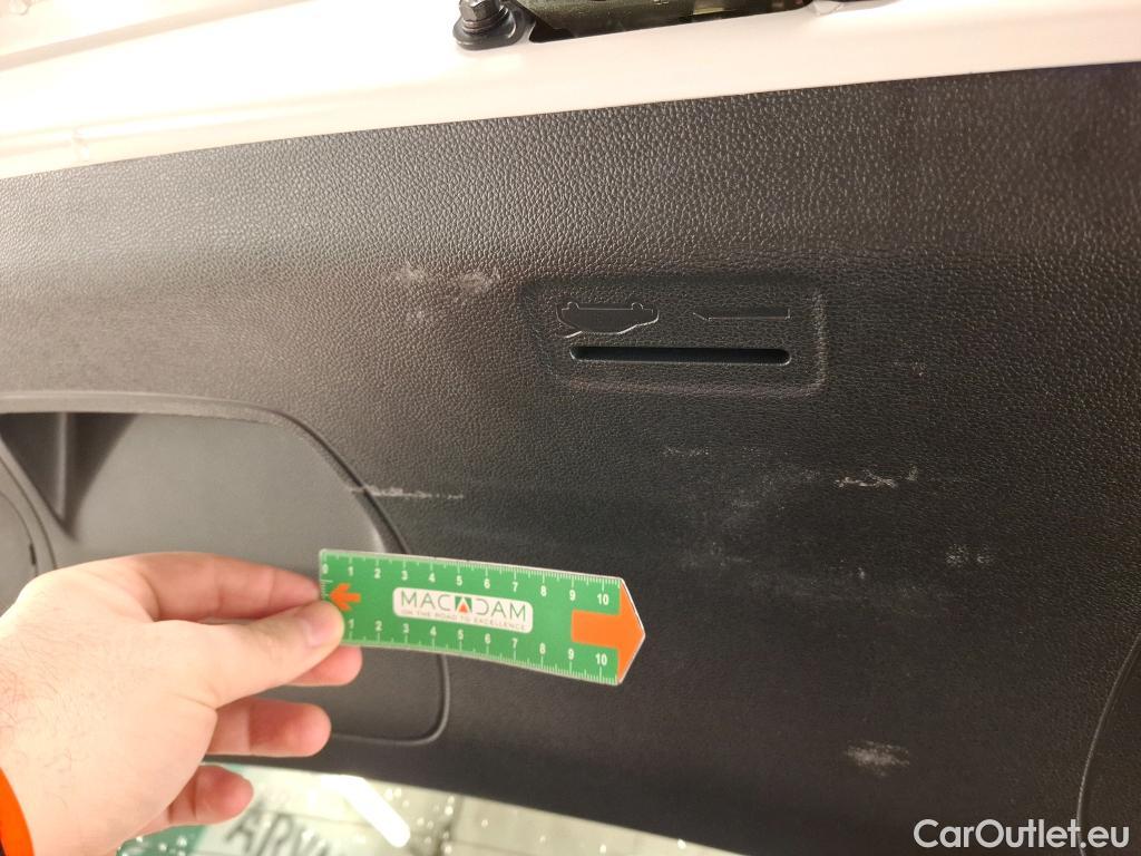  Hyundai  i20 HYUNDAI  / 2018 / 5P / Berline 1.0 T-GDI 100 Edition #Style(SL) #5