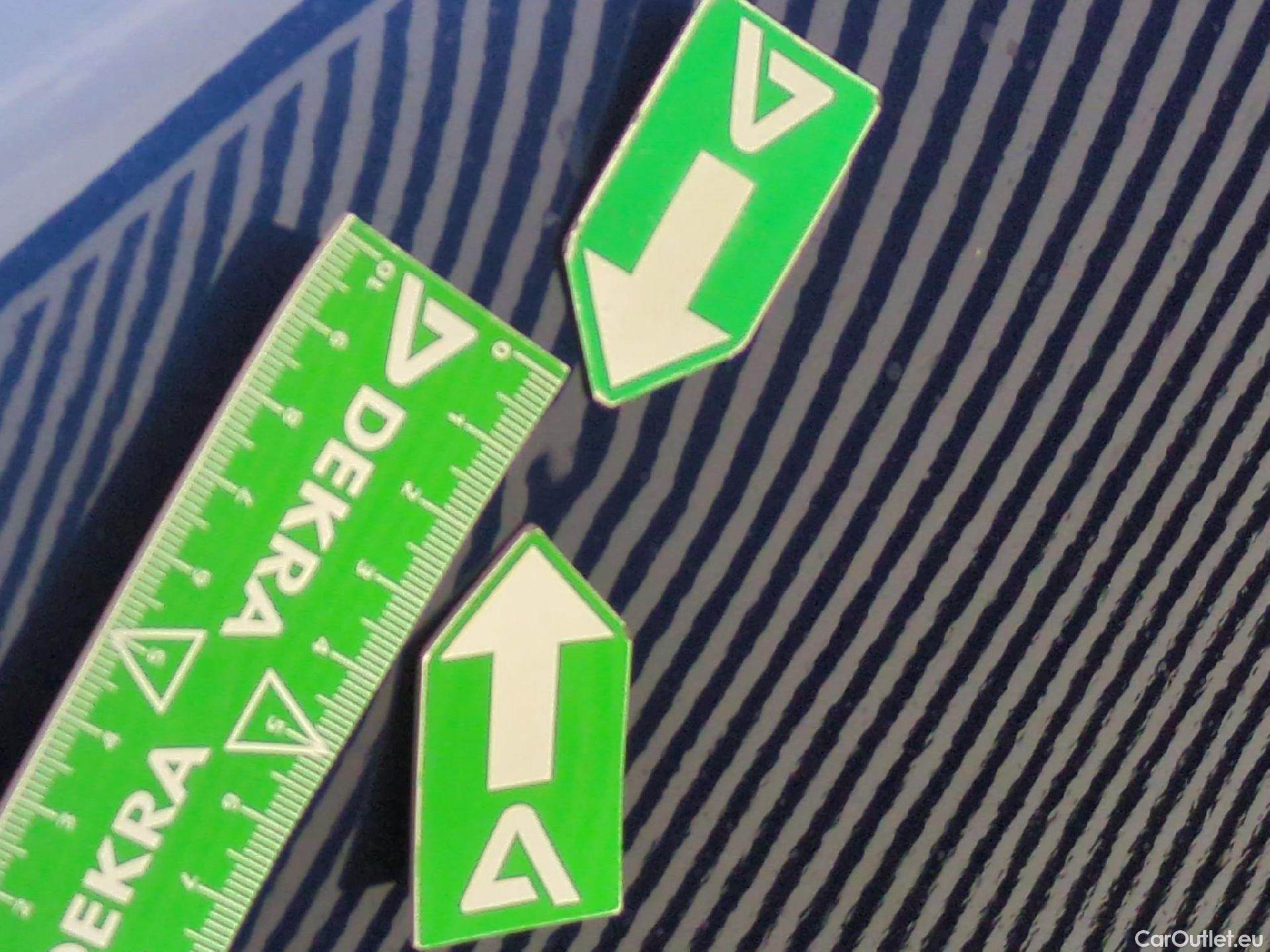  Renault  Kadjar RENAULT  5p Crossover Business Blue dCi 115 #24