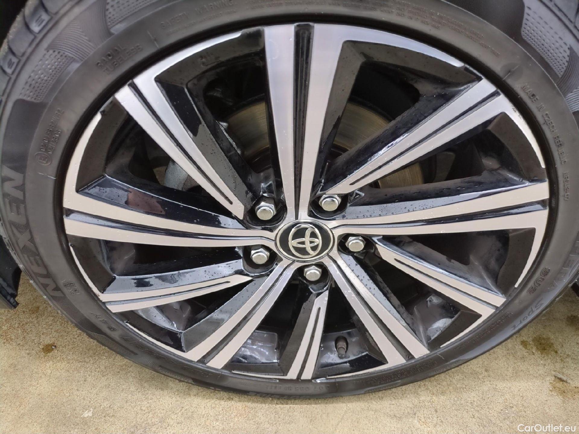  Toyota  Corolla TOYOTA  / 2018 / 5P / Berline Hybride 122h Design #12