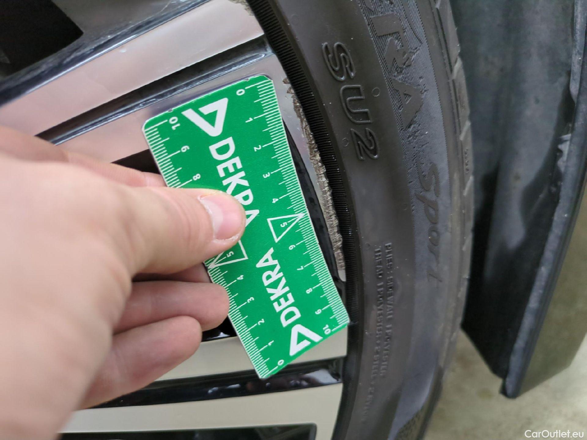  Toyota  Corolla TOYOTA  / 2018 / 5P / Berline Hybride 122h Design #7