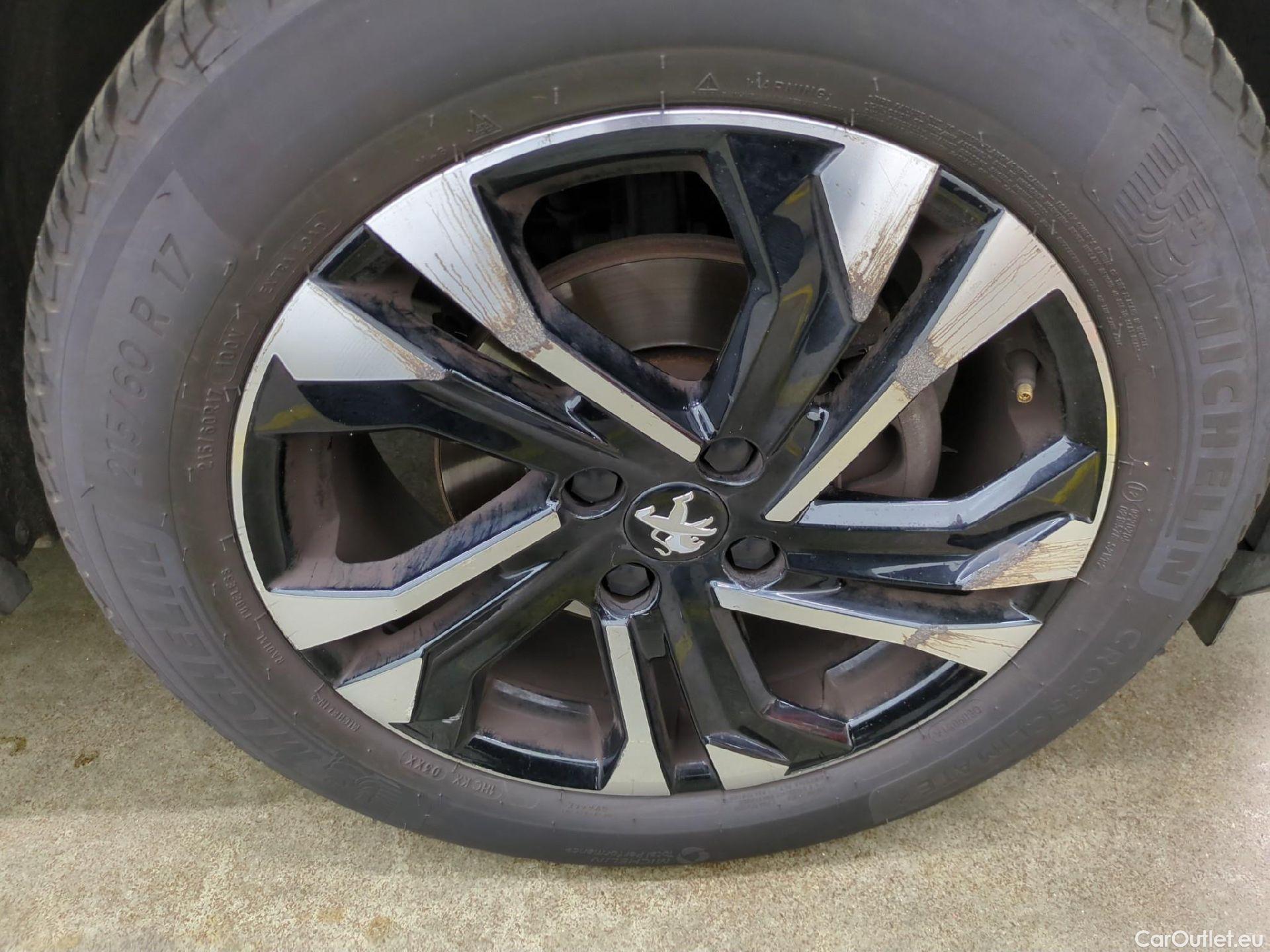  Peugeot  2008  Allure Pack 1.5 HDi 110CV BVM6 E6d #15