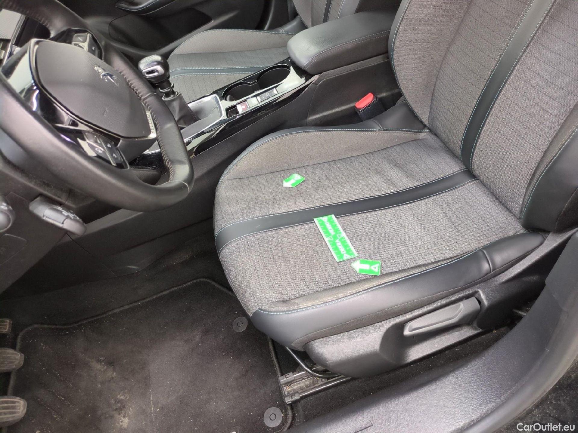  Peugeot  2008  Allure Pack 1.5 HDi 110CV BVM6 E6d #2