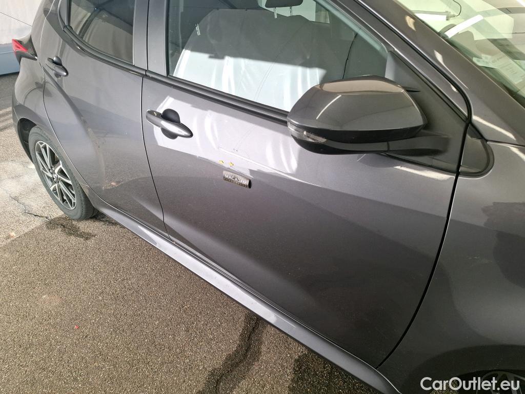  Toyota  Yaris TOYOTA  Hybride / 2019 / 5P / Berline Hybride 116h Design #3