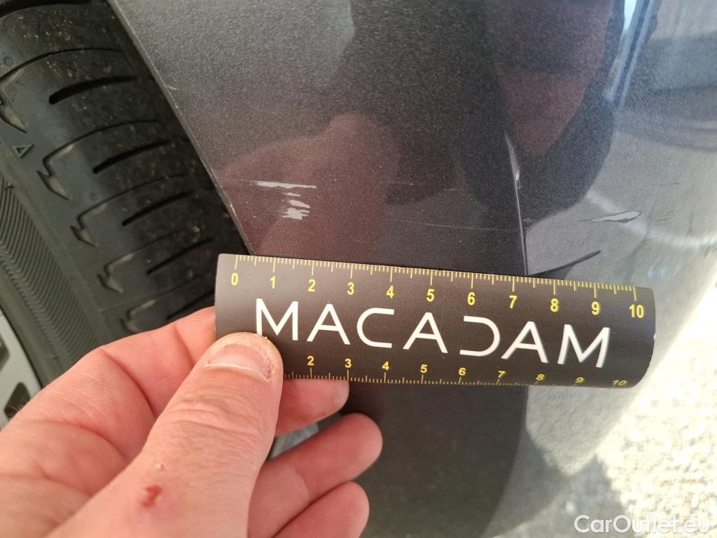  Toyota  Yaris TOYOTA  Hybride / 2019 / 5P / Berline Hybride 116h Design #8