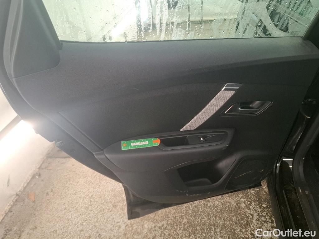  Citroen  C4 CITROEN  X / 2022 / 4P / Berline PureTech 130 S&S EAT8 Feel Pack #13