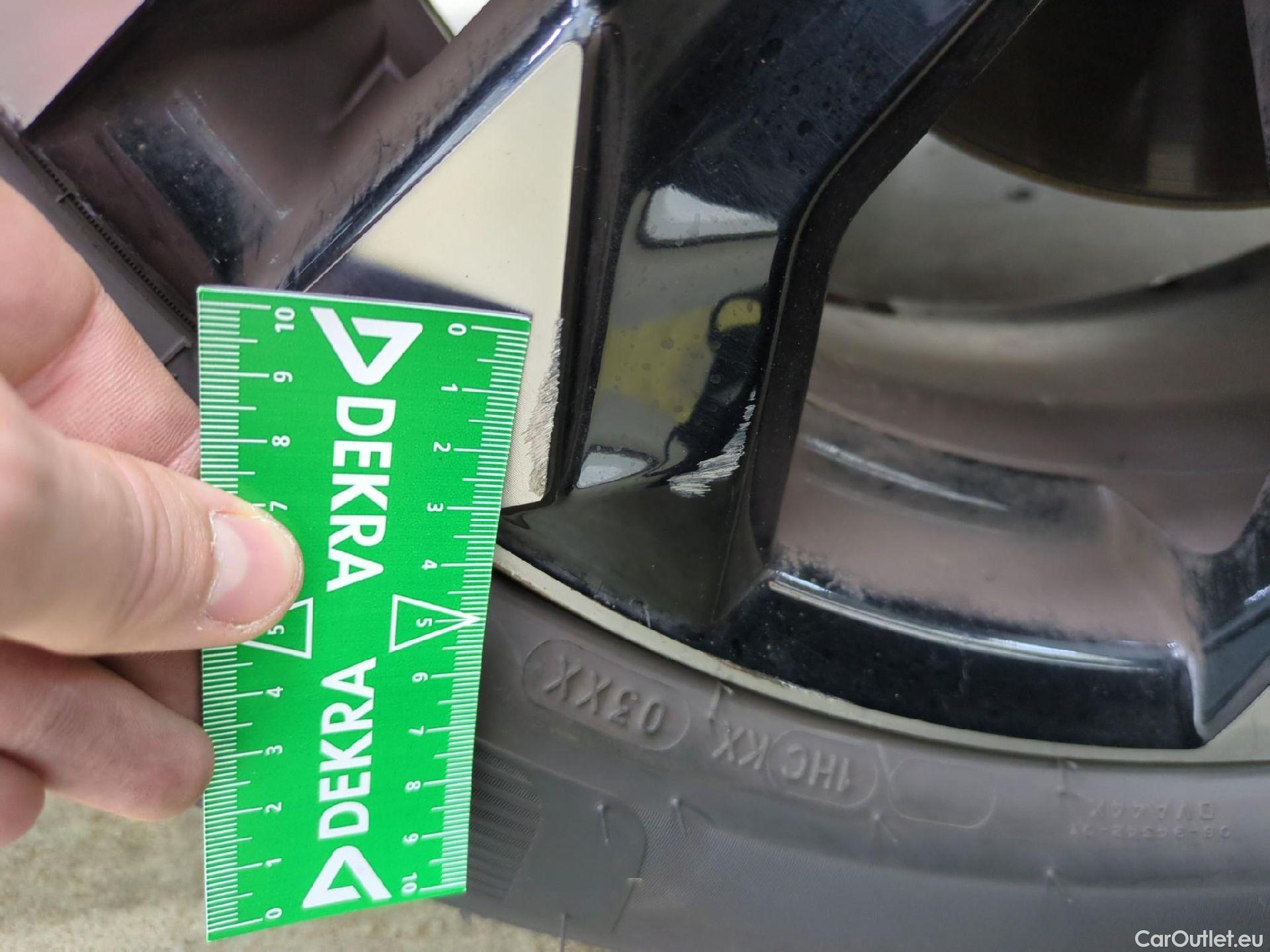  Peugeot  2008  Allure Pack 1.5 HDi 110CV BVM6 E6d #13