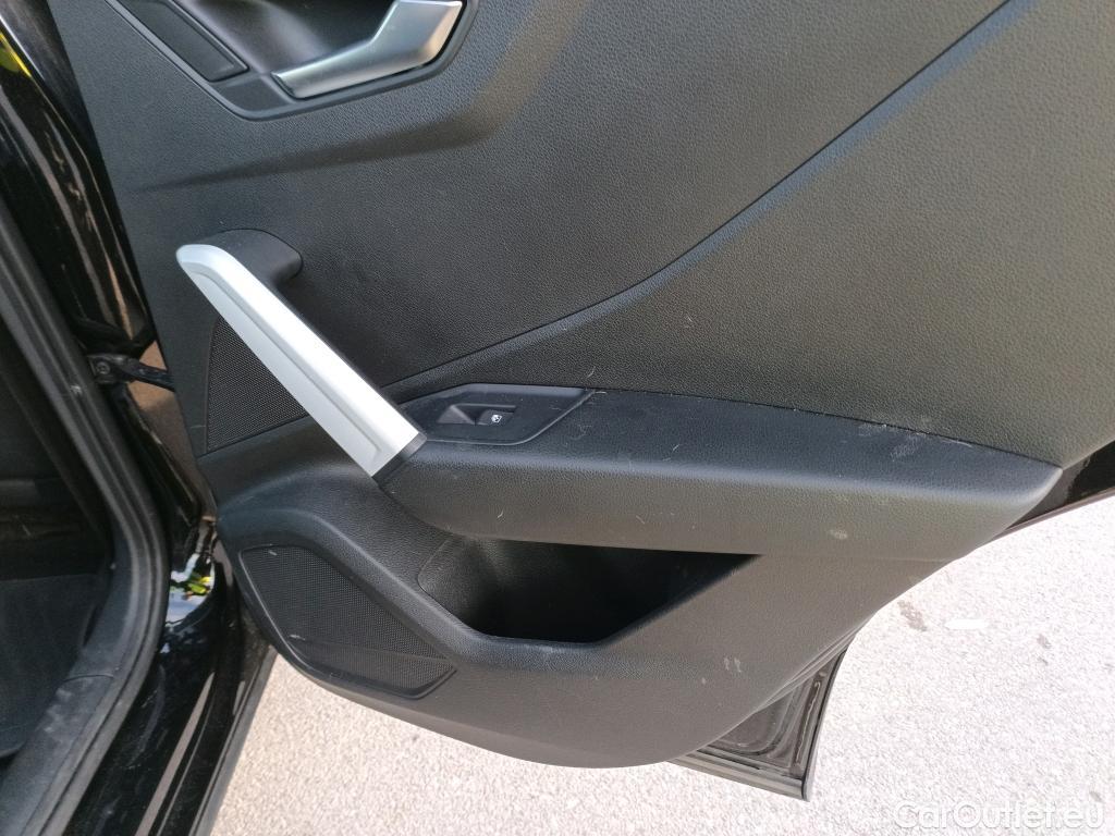  Audi  Q2 AUDI  / 2016 / 5P / todoterreno Design 35 TFSI 110kW (150CV) #5