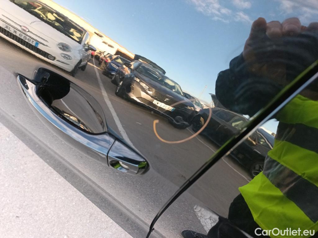  Audi  Q2 AUDI  / 2016 / 5P / todoterreno Design 35 TFSI 110kW (150CV) #16