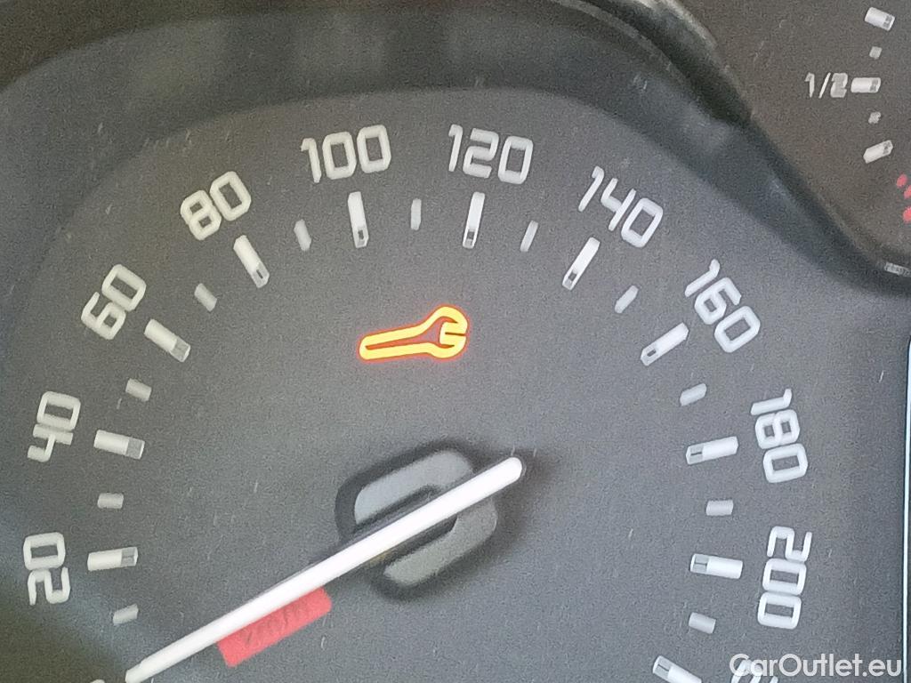  Citroen  C3 CITROEN  / 2020 / 5P / berlina con portón BlueHDi 75KW (100CV) S&S FEEL #30