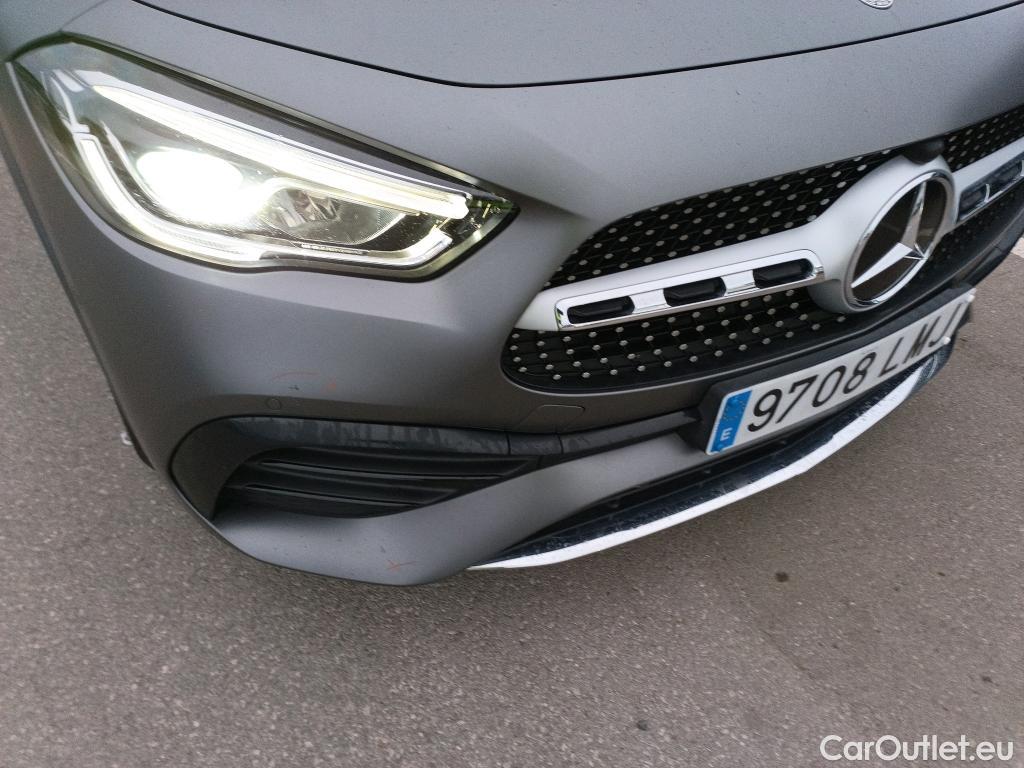  Mercedes  GLA MERCEDES-BENZ  / 2020 / 5P / todoterreno  200 D #3