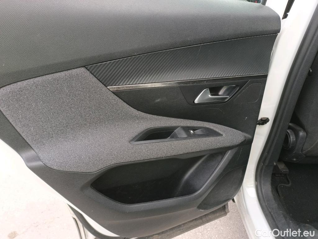  Peugeot  3008 PEUGEOT  / 2020 / 5P / todoterreno 1.5 BlueHDi 96kW (130CV) S&S Active Pack (AC4) #13