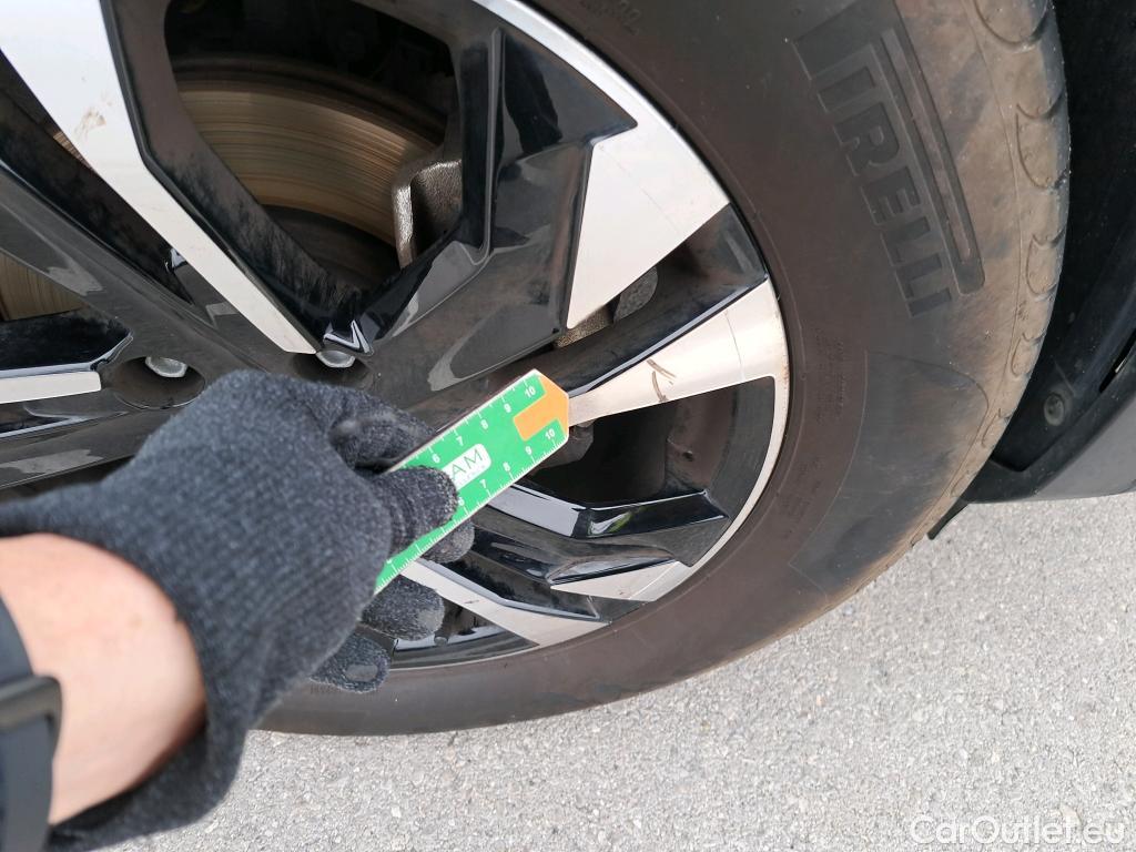  Peugeot  2008 PEUGEOT  / 2019 / 5P / todoterreno Allure BlueHDI 81kW (110CV) #2