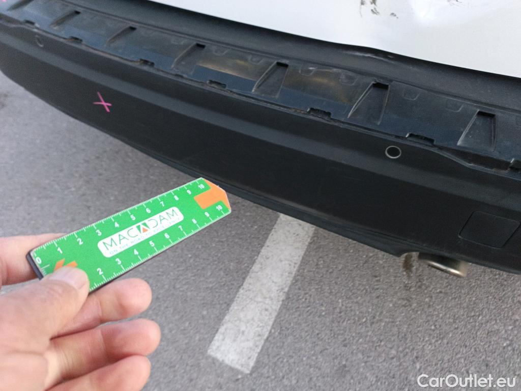  Peugeot  2008 PEUGEOT  / 2019 / 5P / todoterreno Allure BlueHDI 81kW (110CV) #23