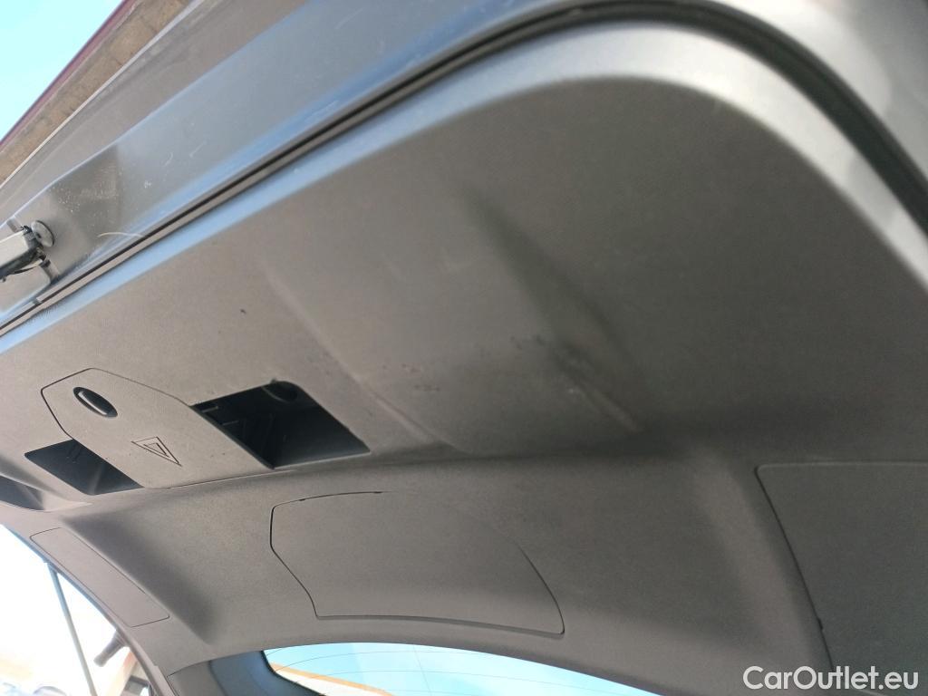  Peugeot  5008 PEUGEOT  / 2020 / 5P / todoterreno 1.5 BlueHDi 96kW S&S Allure Pack EAT8 #17