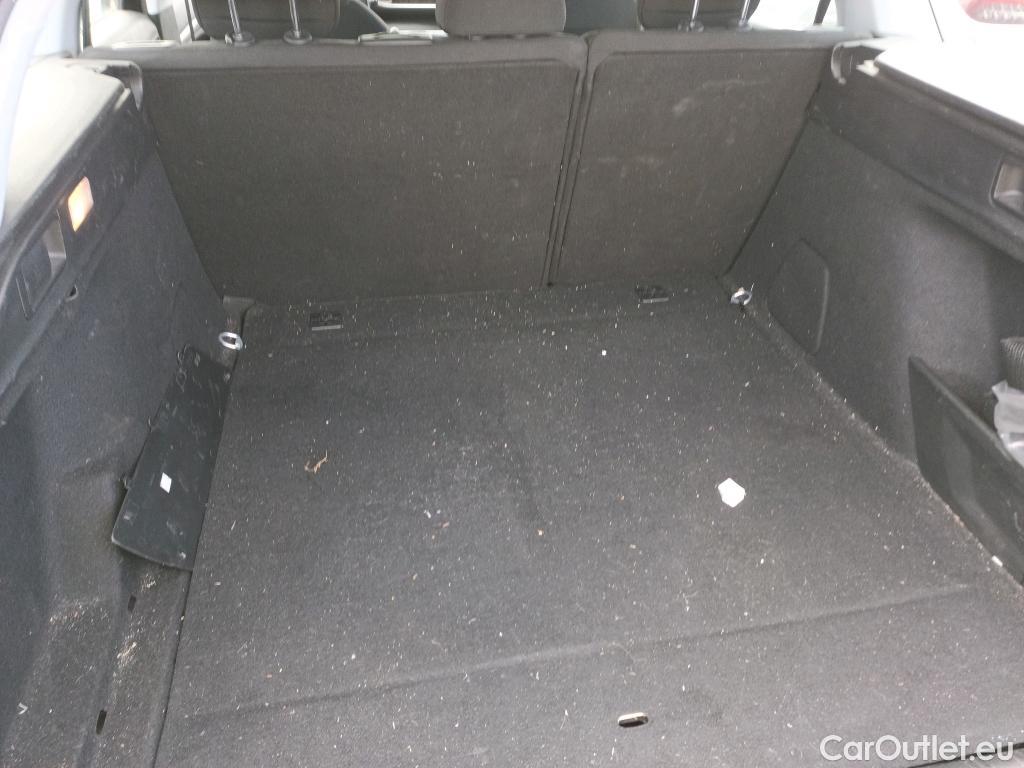  Peugeot  308 PEUGEOT  / 2017 / 5P / familiar W Active Pack BlueHDi 100 S&S #33