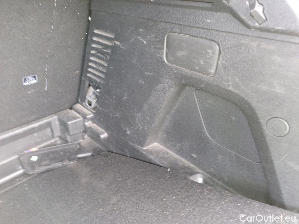  Peugeot  3008 PEUGEOT  / 2020 / 5P / todoterreno 1.5 BlueHDi 96kW (130CV) S&S Active Pack (AC4) #19