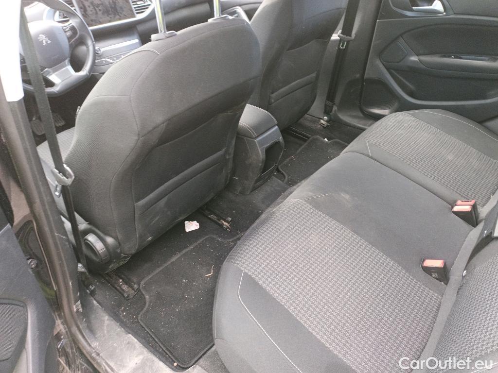  Peugeot  308 PEUGEOT  / 2017 / 5P / familiar W Active Pack BlueHDi 100 S&S #34